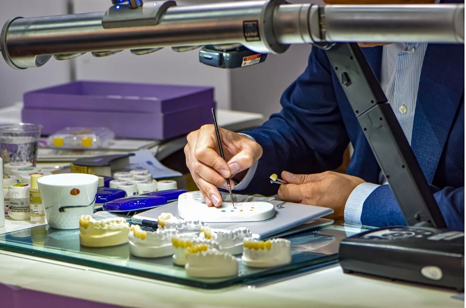 Odontotecnici, entro febbraio obbligo registrazione dispositivi su misura